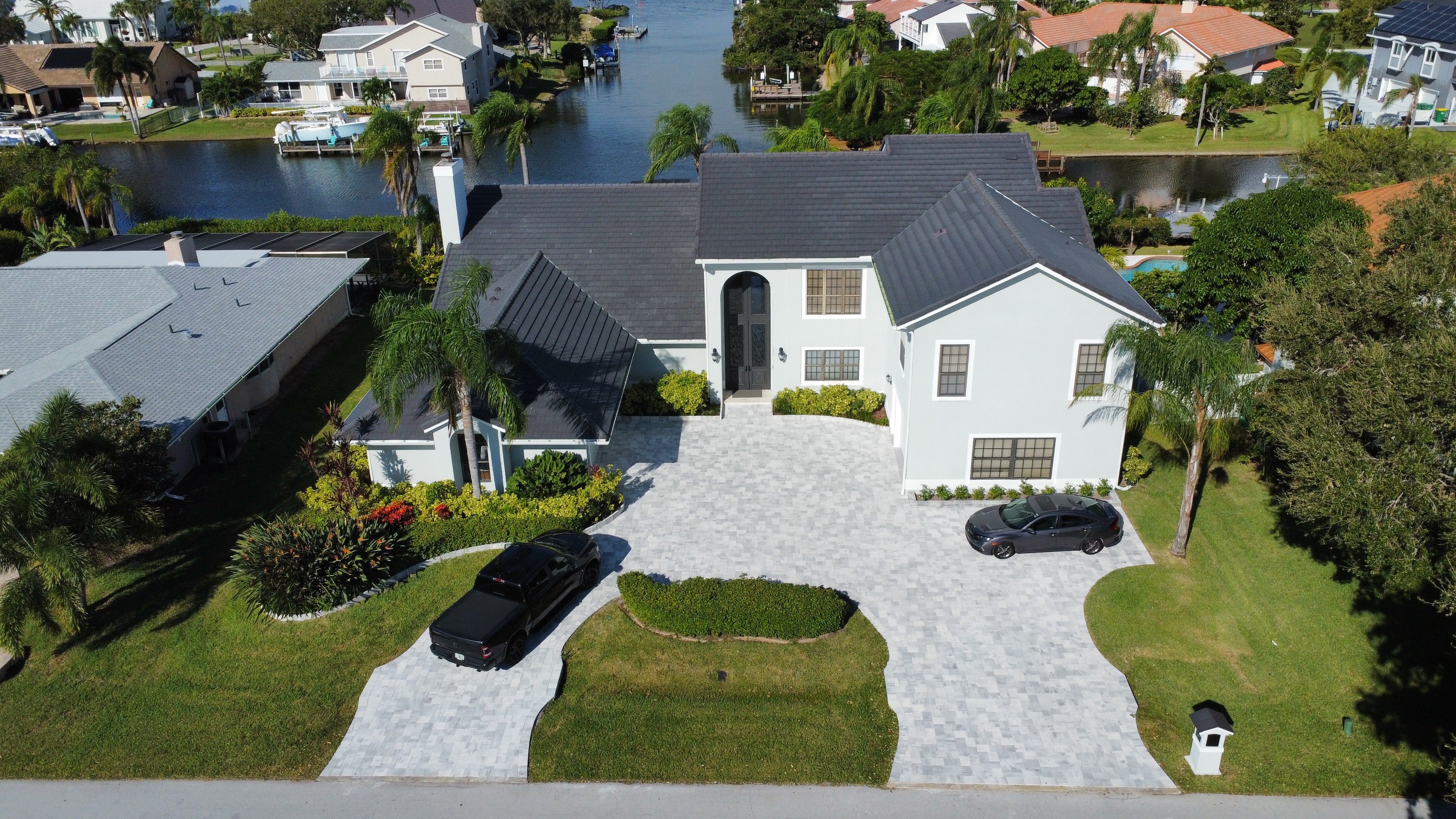 Florida roof line and shape inspection (placeholder).
